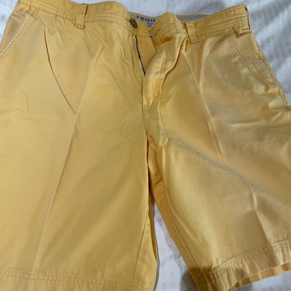 Izod yellow golf shorts size 38